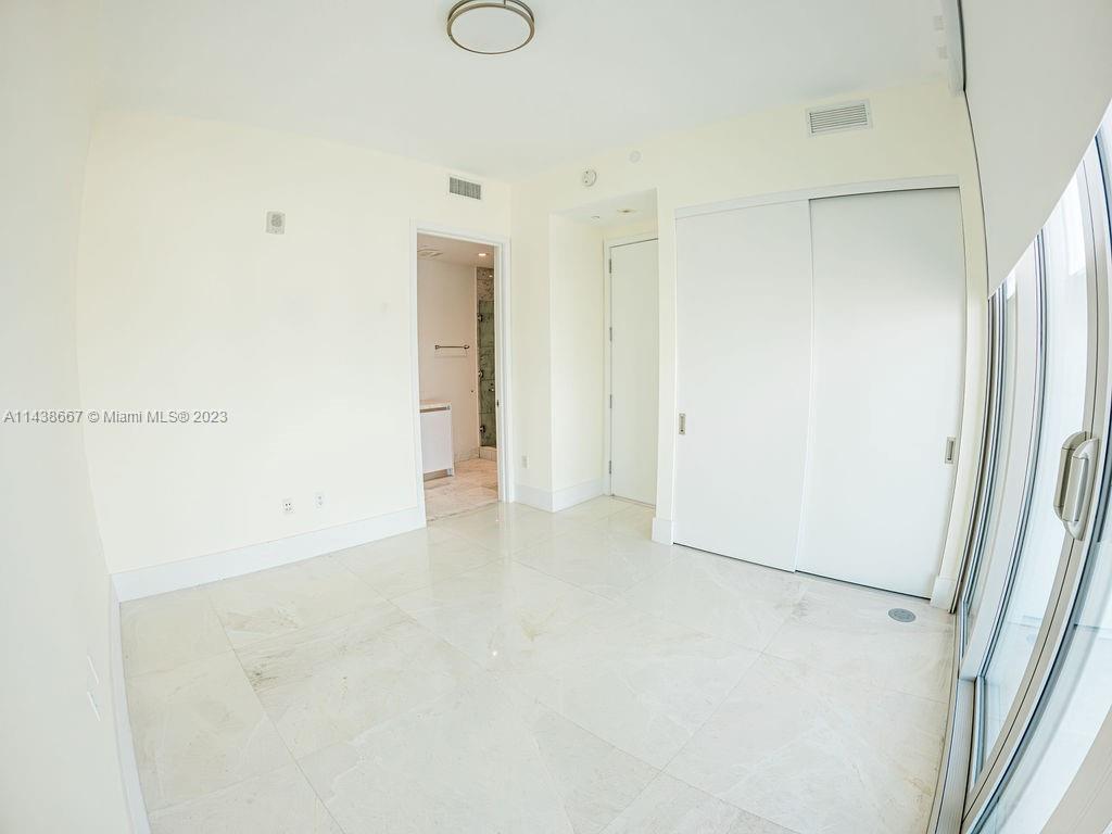 JADE SIGNATURE CONDO - Residential