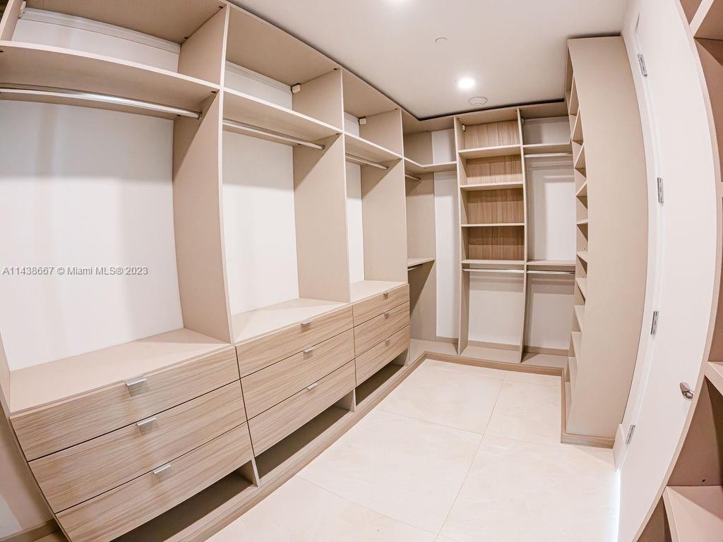 JADE SIGNATURE CONDO - Residential