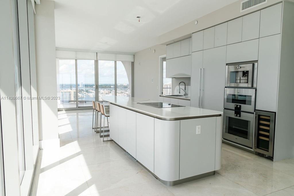 JADE SIGNATURE CONDO - Residential