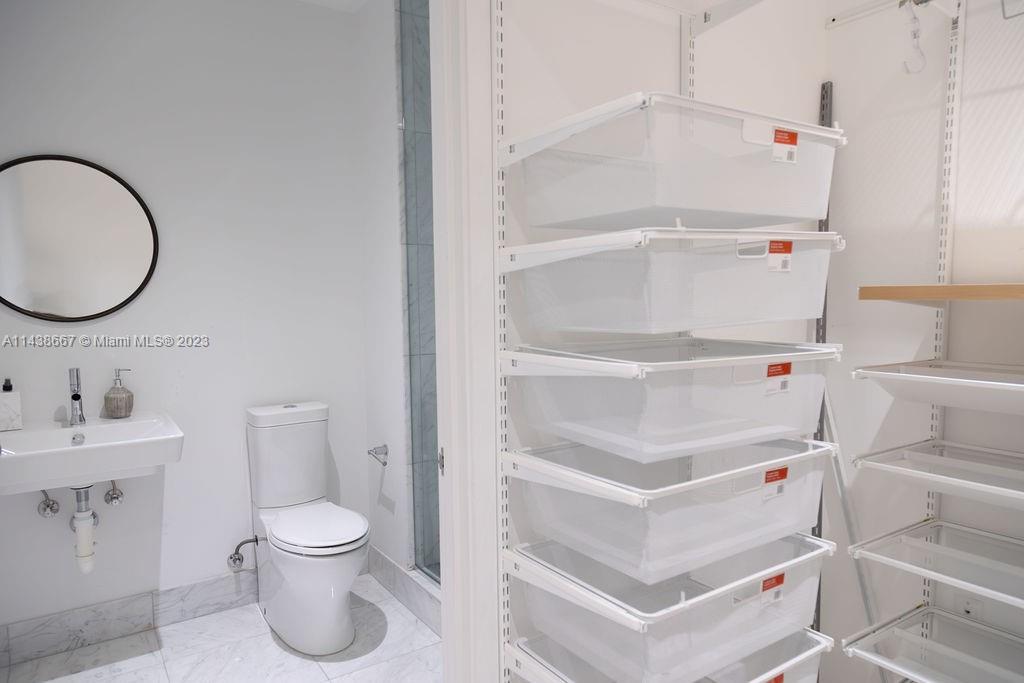 JADE SIGNATURE CONDO - Residential