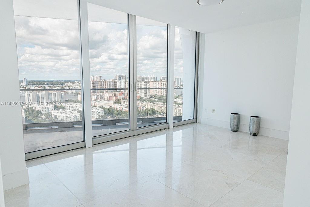 JADE SIGNATURE CONDO - Residential