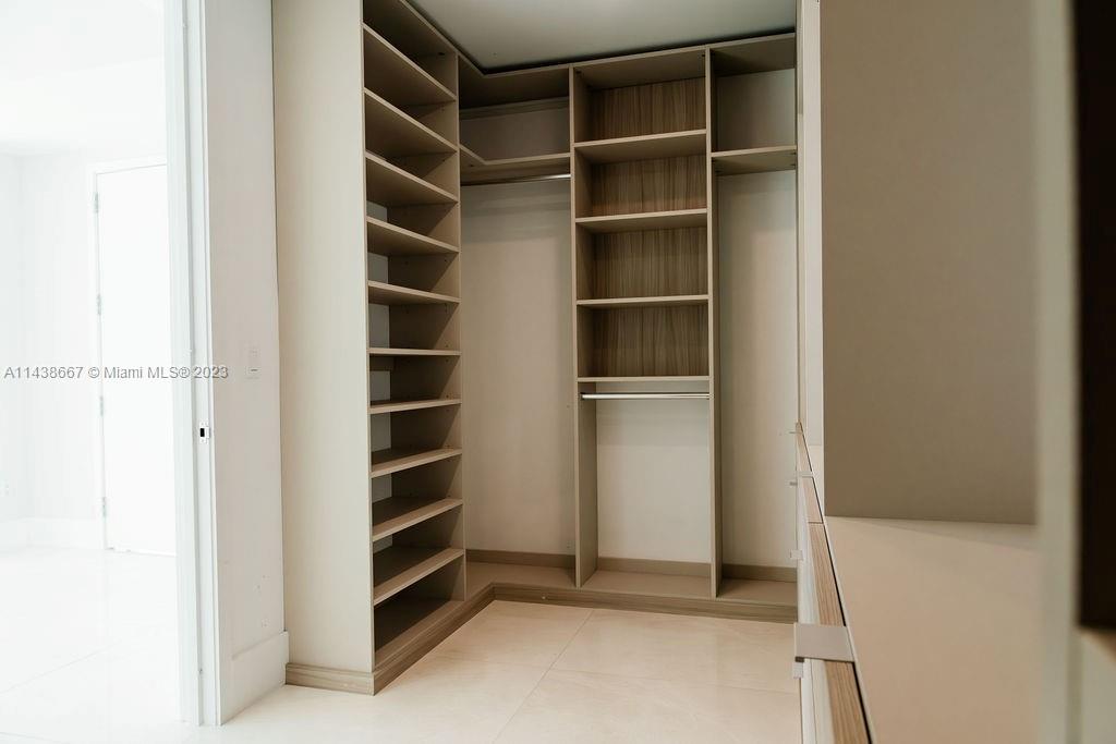 JADE SIGNATURE CONDO - Residential