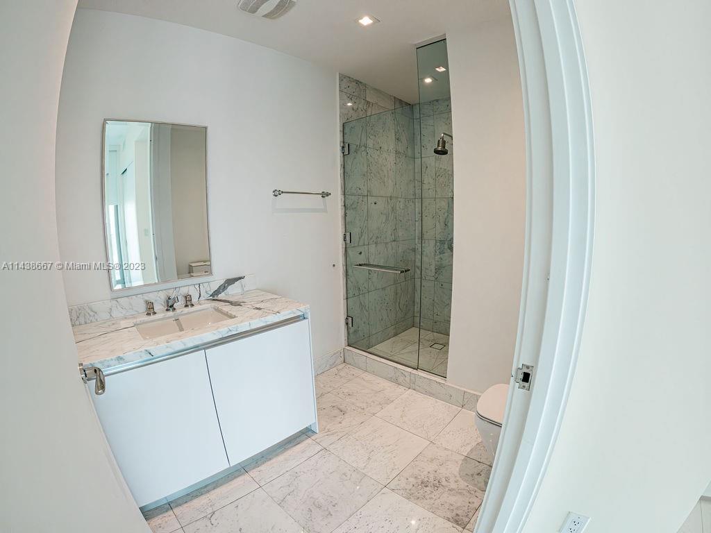 JADE SIGNATURE CONDO - Residential