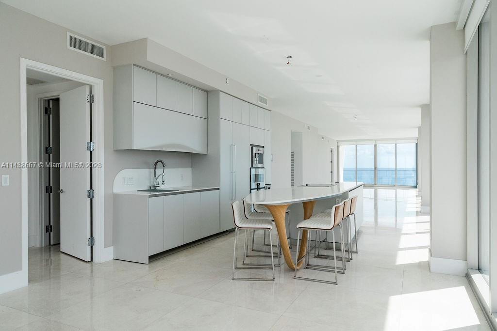 JADE SIGNATURE CONDO - Residential