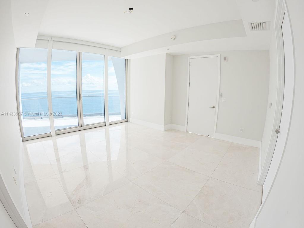 JADE SIGNATURE CONDO - Residential