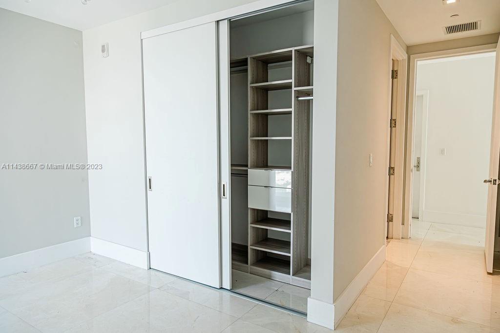 JADE SIGNATURE CONDO - Residential