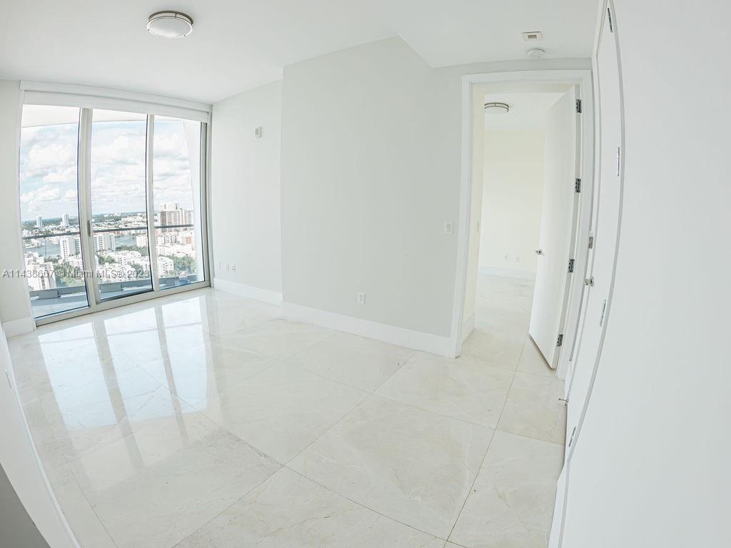 JADE SIGNATURE CONDO - Residential