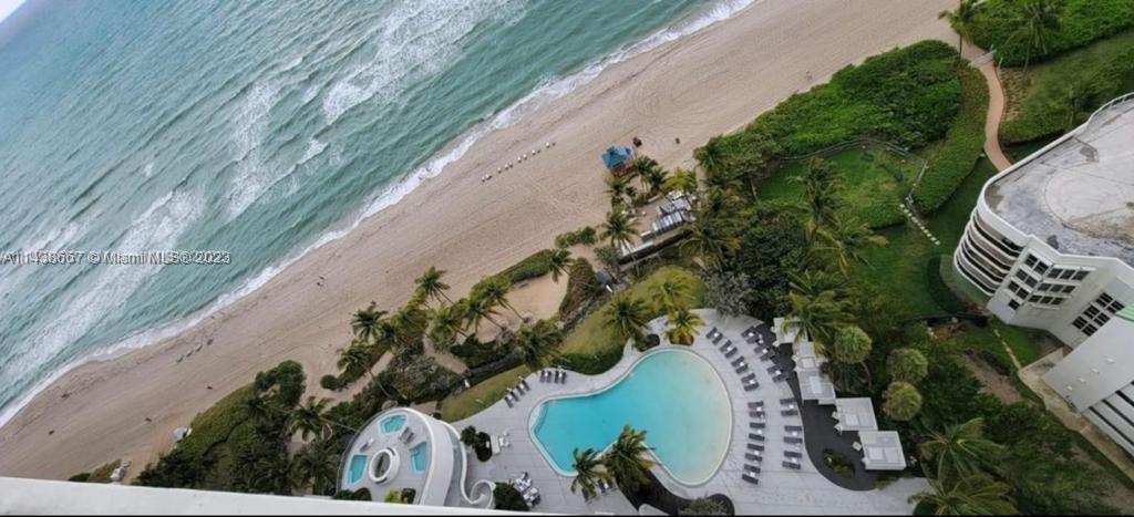 JADE SIGNATURE CONDO - Residential