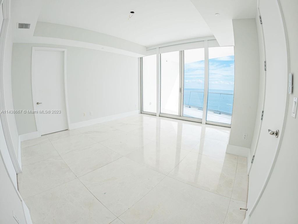 JADE SIGNATURE CONDO - Residential