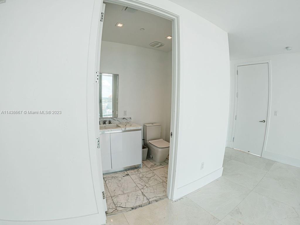 JADE SIGNATURE CONDO - Residential