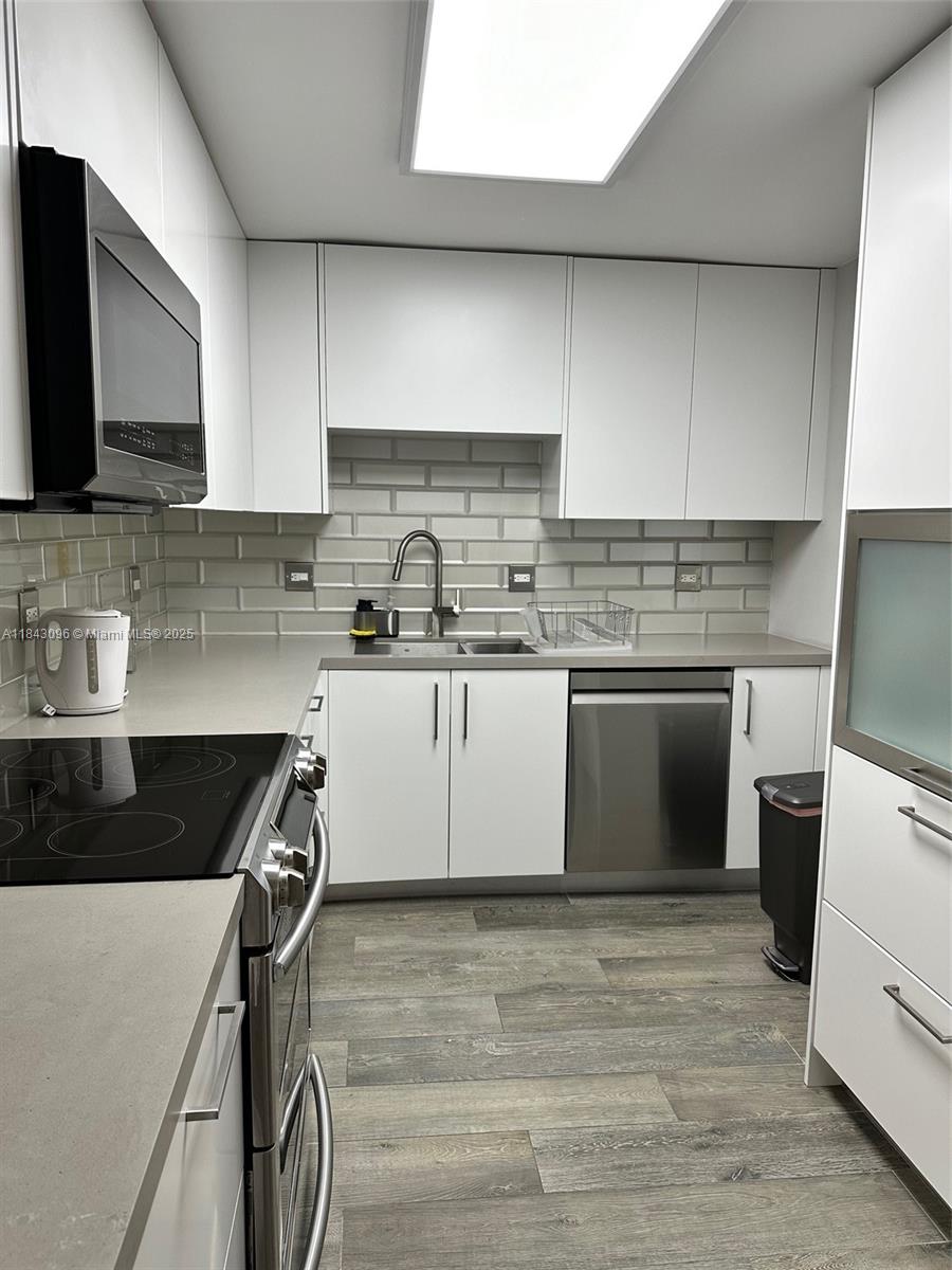 6039 Collins Ave 623