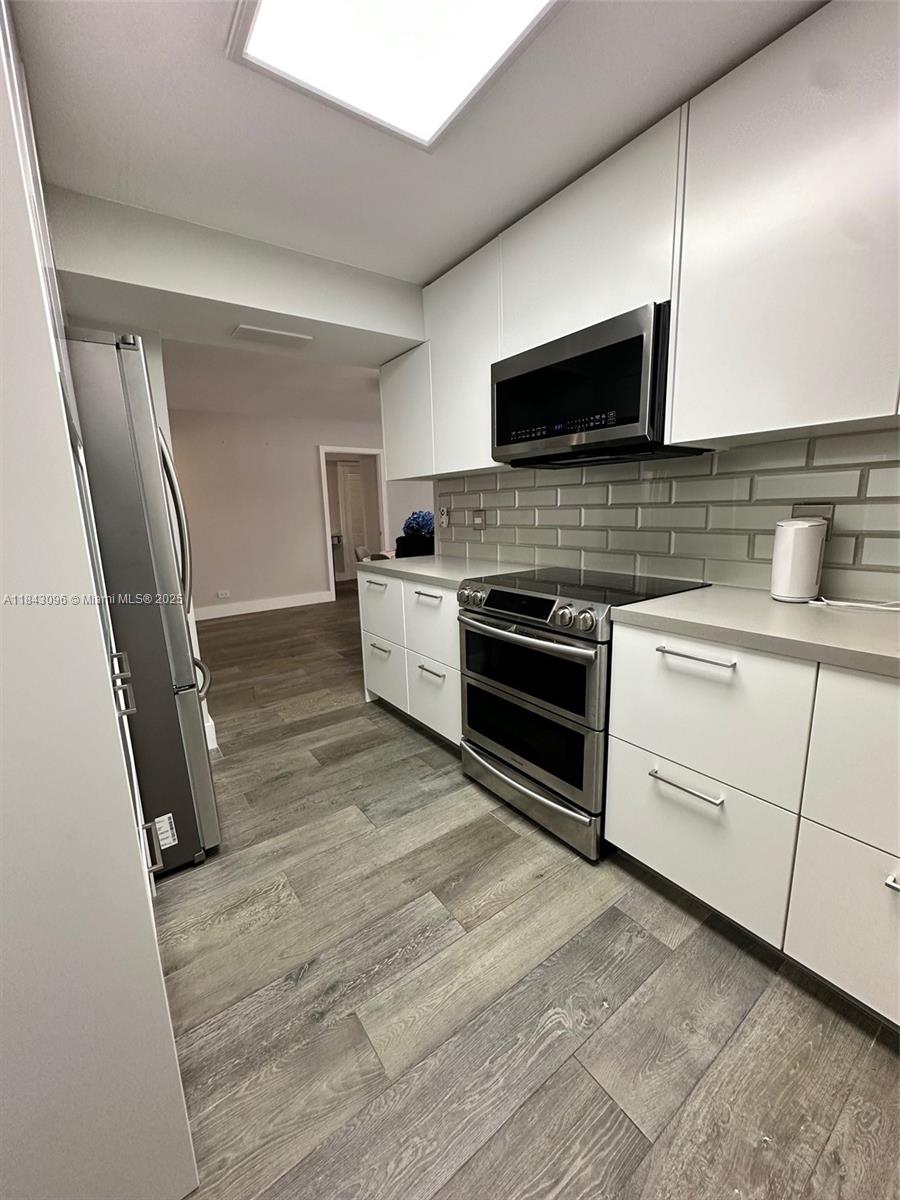 6039 Collins Ave 623