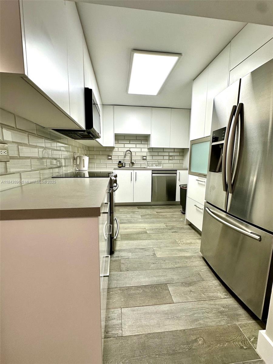 6039 Collins Ave 623
