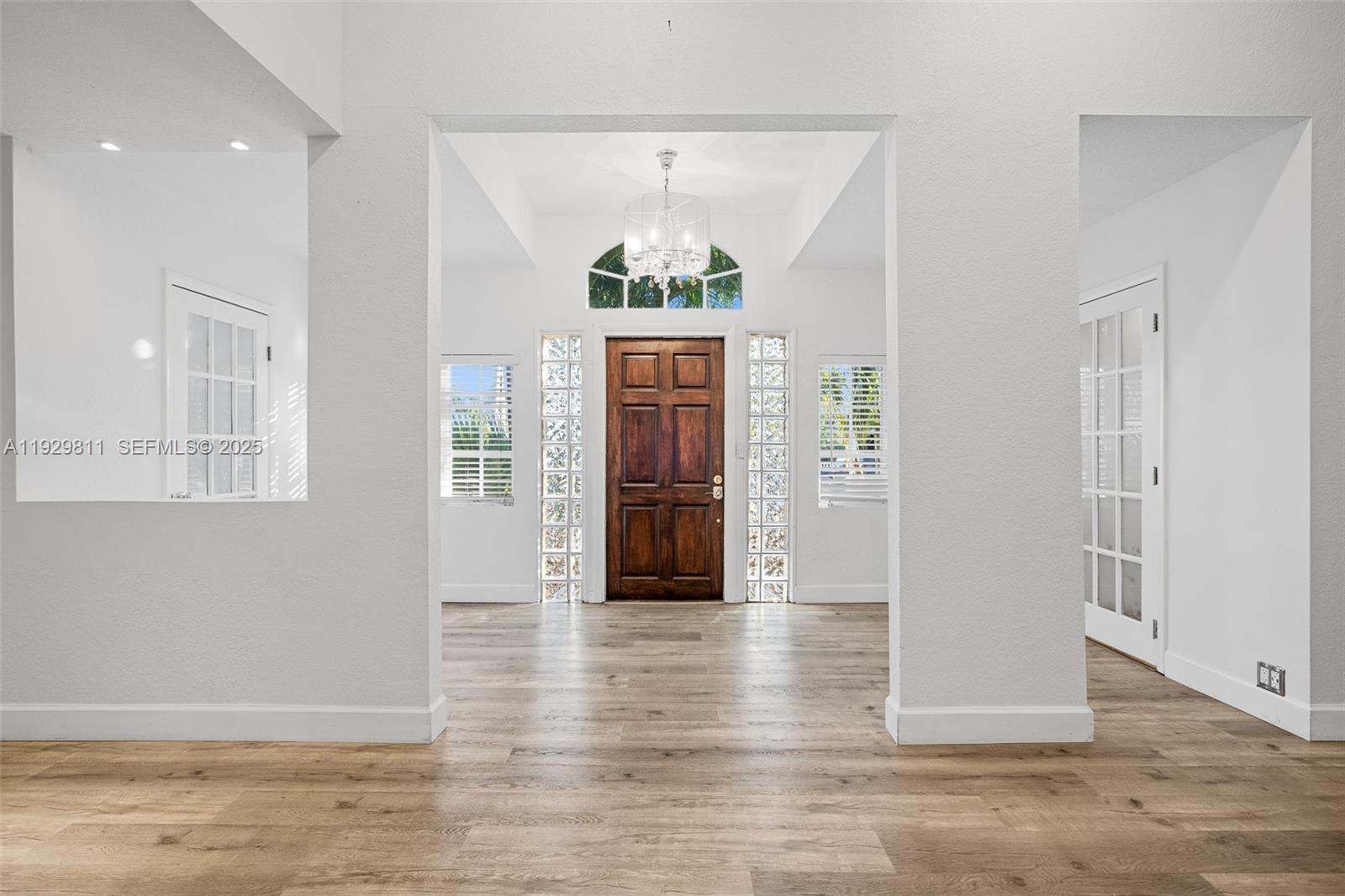 HOLLYWOOD - Residential