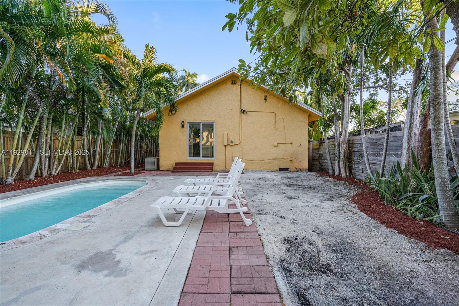 HOLLYWOOD - Residential