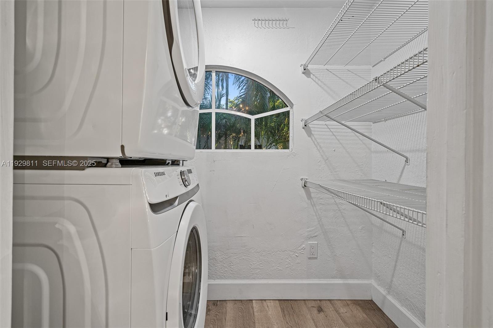 HOLLYWOOD - Residential