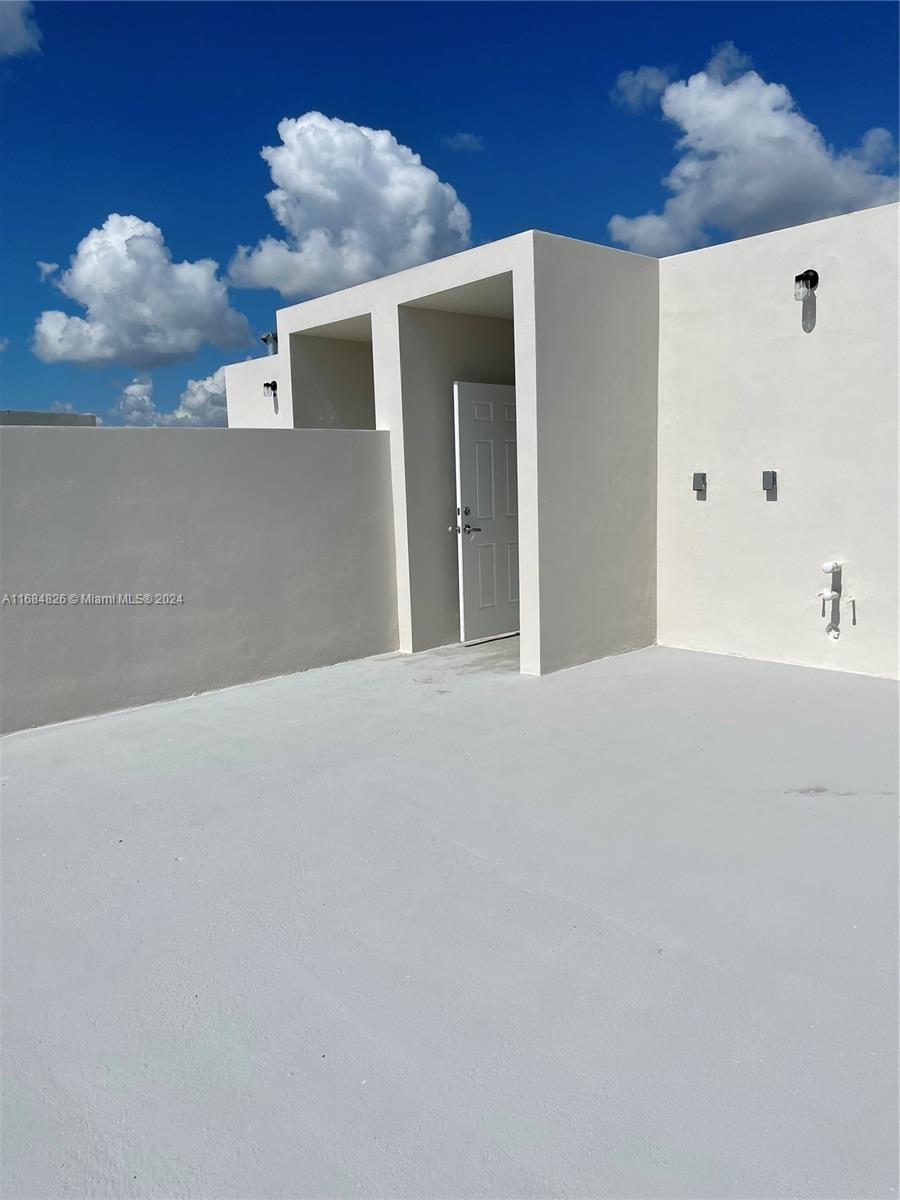 PARADISE ONE PB 175-084 T- - Residential Lease