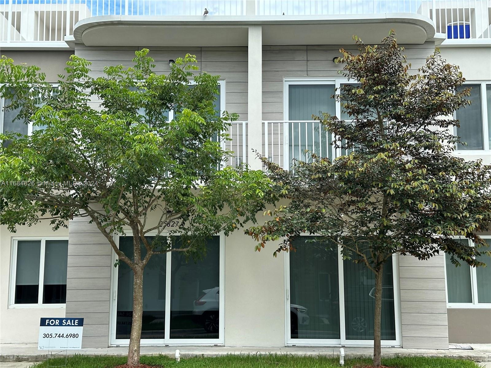 PARADISE ONE PB 175-084 T- - Residential Lease