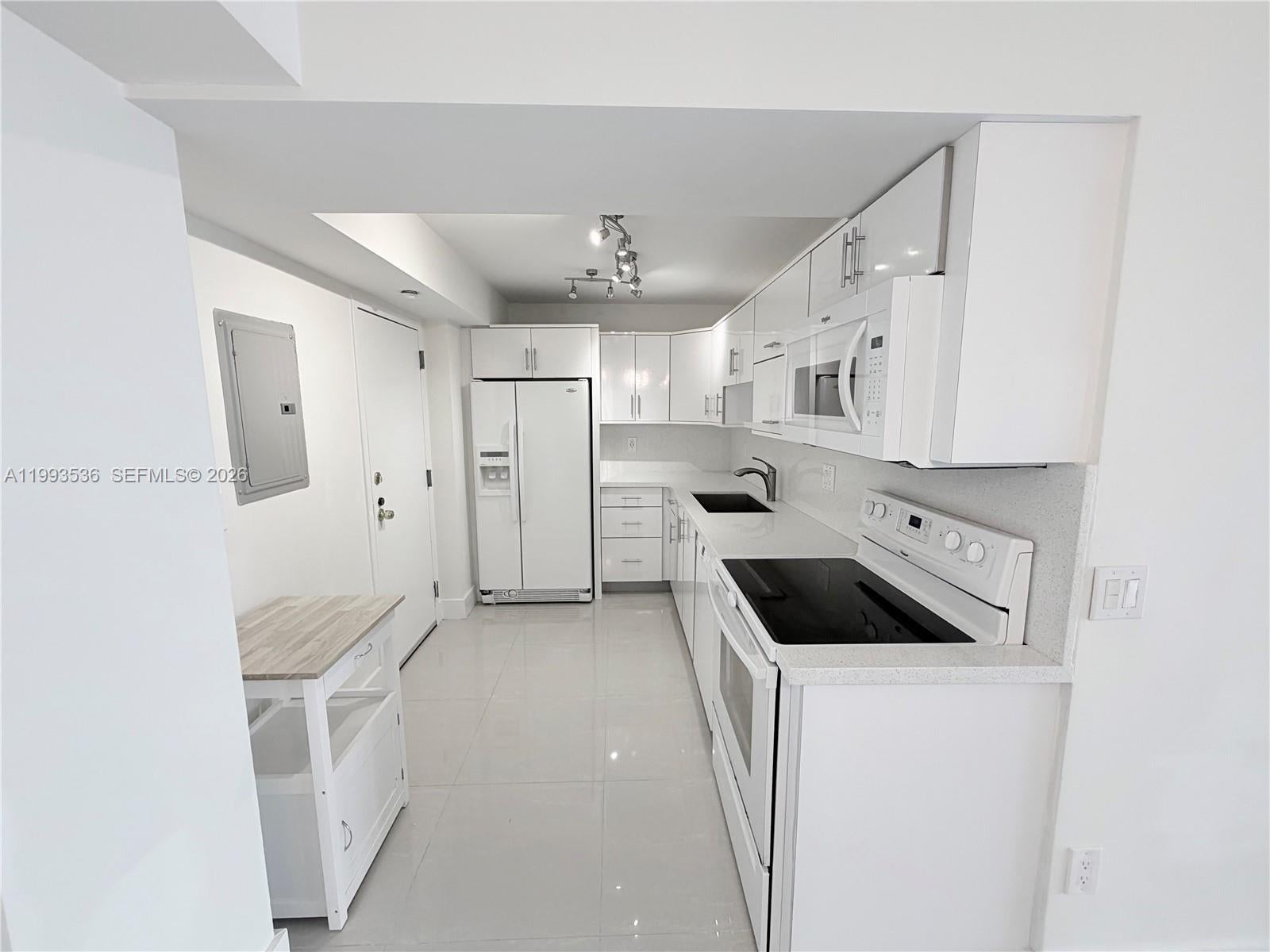 2333 Brickell Ave 1407