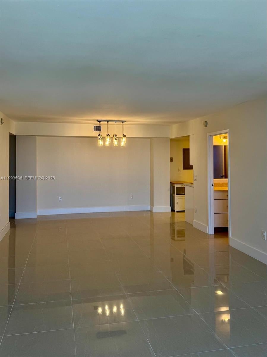 2333 Brickell Ave 1407
