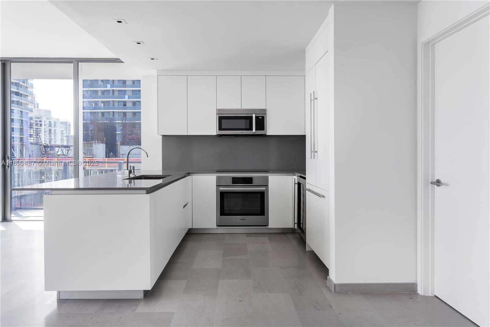 88 SW 7th St 2101