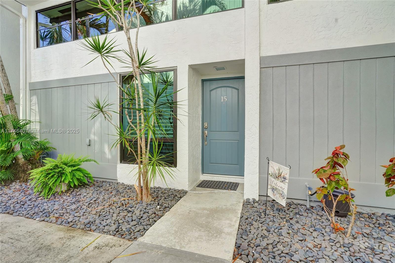 Property for Sale at 3900 Ne 18th Ave 15C, Oakland Park, Miami-Dade County, Florida - Bedrooms: 2 
Bathrooms: 3  - $435,000