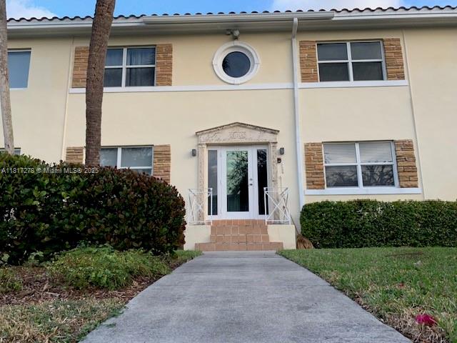 Cozy well-maintained 1 bed, 1 bath condo in prime Miami Shores Location is perfectly situated just one block east of Biscayne Blvd and 91st Street. Enjoy the convenience of being within walking distance of Publix, Walgreens, Family Dollar, and Orangetheory Fitness. Features include central A/C, beautiful original hardwood floors, three closets, including a spacious walk-in, and a quiet living environment. Ideal for those who enjoy an active lifestyle. Just a one-mile jog to the Bay! No pets are allowed per association. Available August 1st.