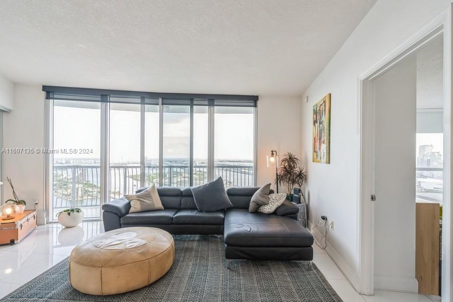 1750 N Bayshore Dr 4802
