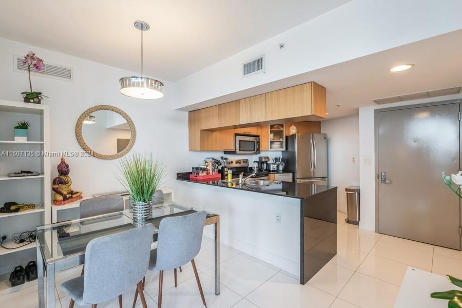 1750 N Bayshore Dr 4802