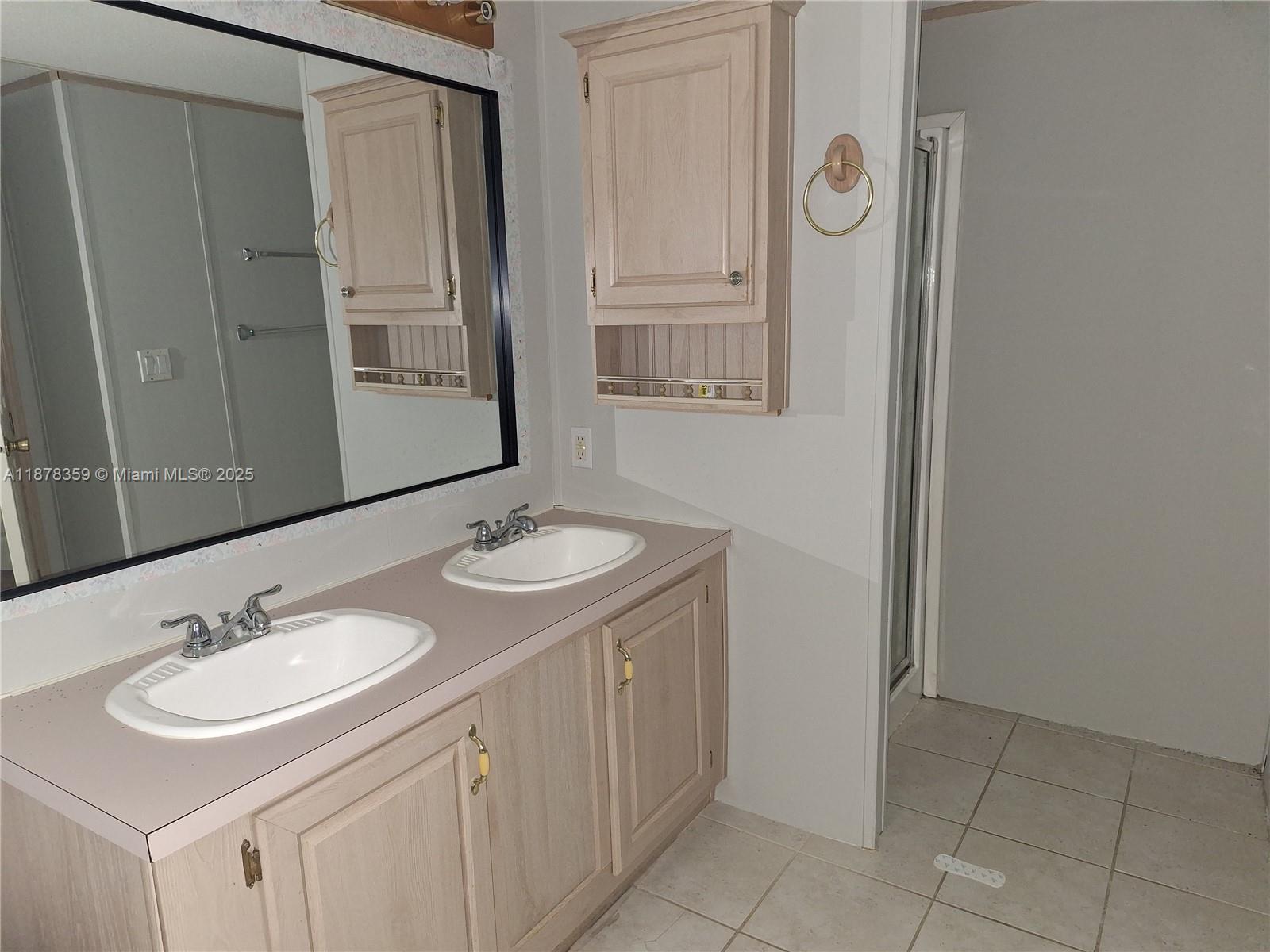 GATEWAY WEST CONDO - Residential