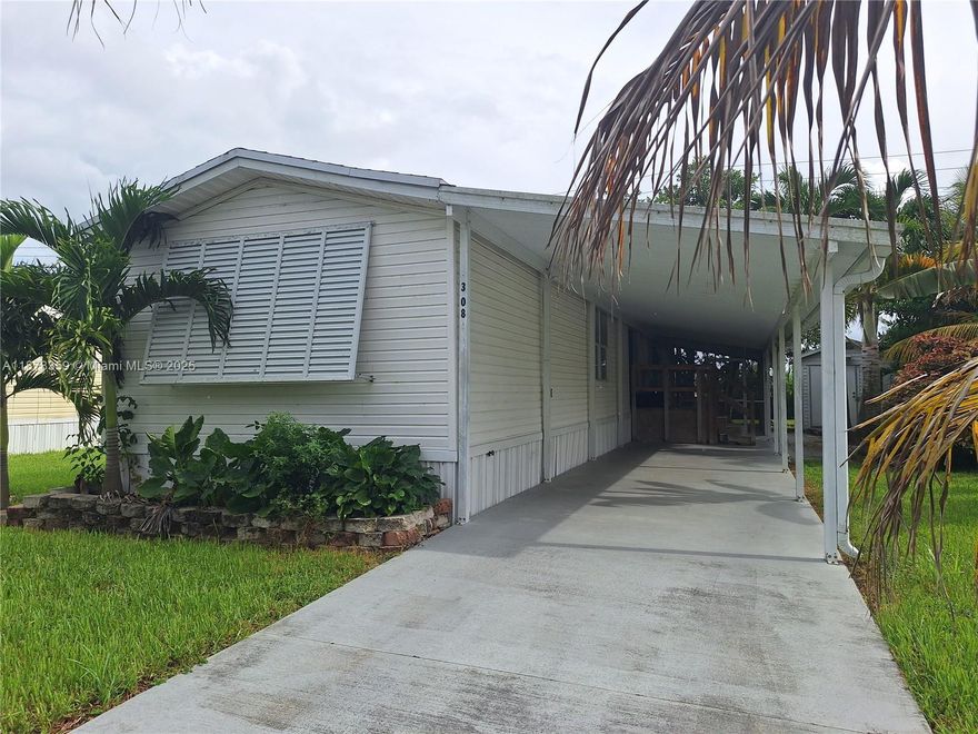 THIS IS AN ADULT 55+ COMMUNITY, OTHER OCCUPANTS CAN'T BE UNDER 18.IN MOVE IN CONDITIONS, A SINGLE WIDE MANUFACTURED HOMES WITH 2 BEDROOMS AND 2 FULL BATHS, CERAMIC TILE FLOORS IN MAIN AREAS, WOOD FLOORS IN BEDROOMS, SPLIT PLAN, LAUNDRY ROOM WITH WASHER AND DRYER IN UNIT. SCREENED PORCH, LARGE STORAGE SHED, FENCED BACKYARD, CEMENT SLAB PARKING. IT HAS A CLUBHOUSE WITH HEATED POOL THE ENTIRE YEAR, A NEW GYM AVAILABLE FOR ALL RESIDENTS. HOA APPROVAL IS REQUIRED PRIOR TO MOVE IN. THIS COMMUNITY IS CENTRALLY LOCATED IN THE HOMESTEAD/FLORIDA CITY AREA, MINUTES AWAY FROM THE SOUTH DIXIE HWY, FROM THE FLA. TURNPIKE, THE FLA. KEYS, SHOPPING CENTERS, HOSPITAL, BISCAYNE BAYFRONT PARK, AND MUCH MORE.