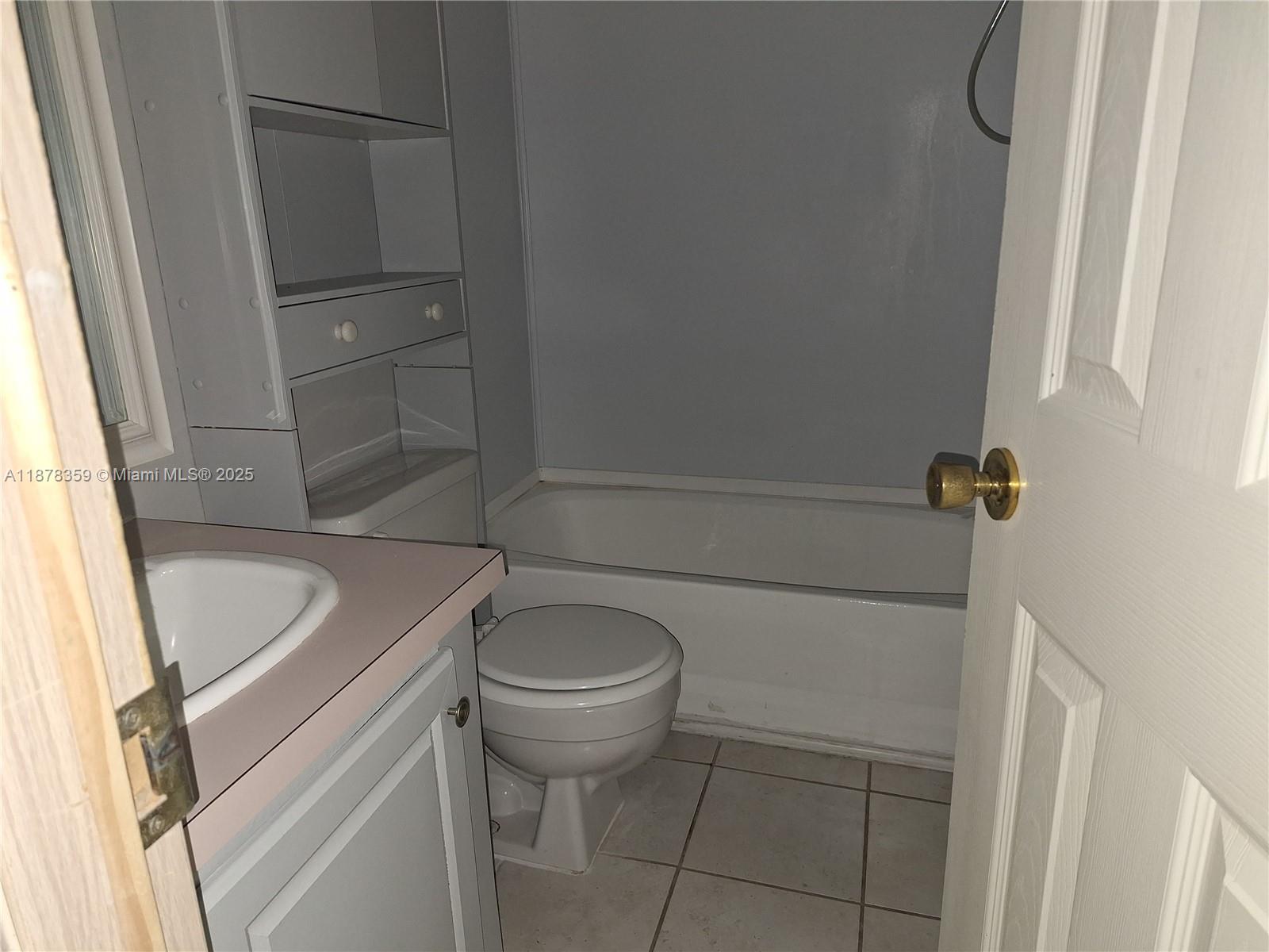 GATEWAY WEST CONDO - Residential