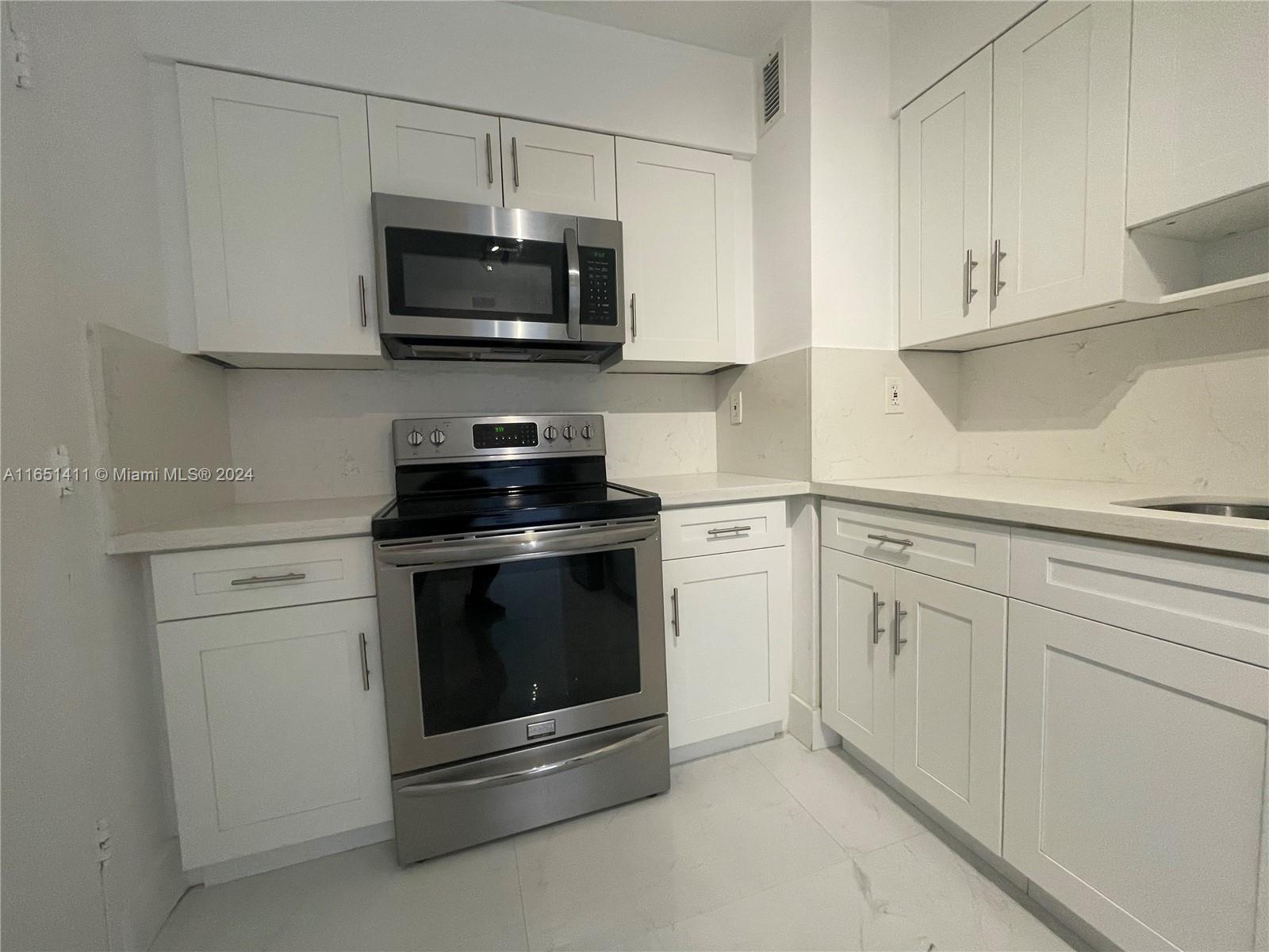 CARLISLE ON THE OCEAN CON - Residential Lease