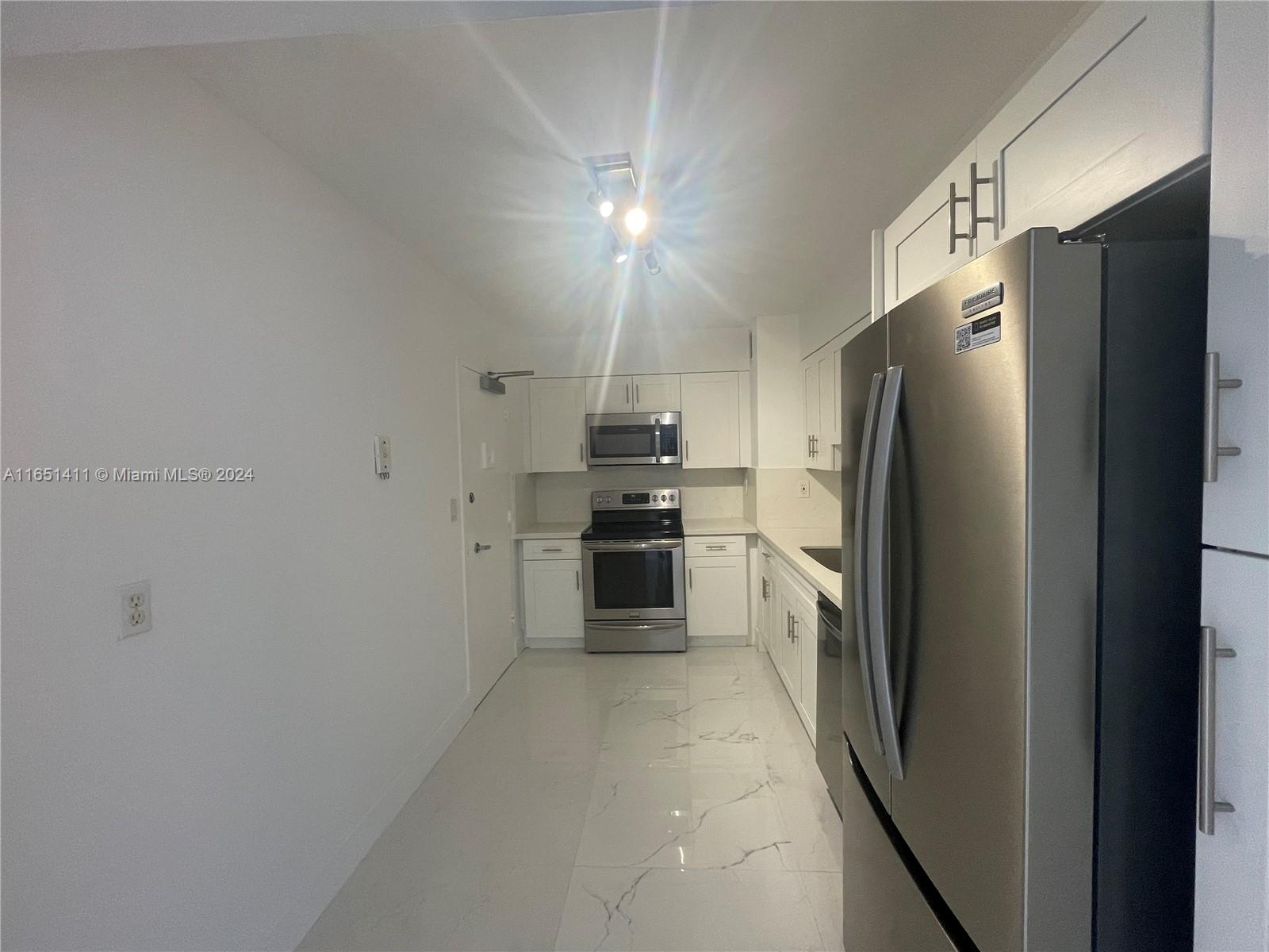 CARLISLE ON THE OCEAN CON - Residential Lease