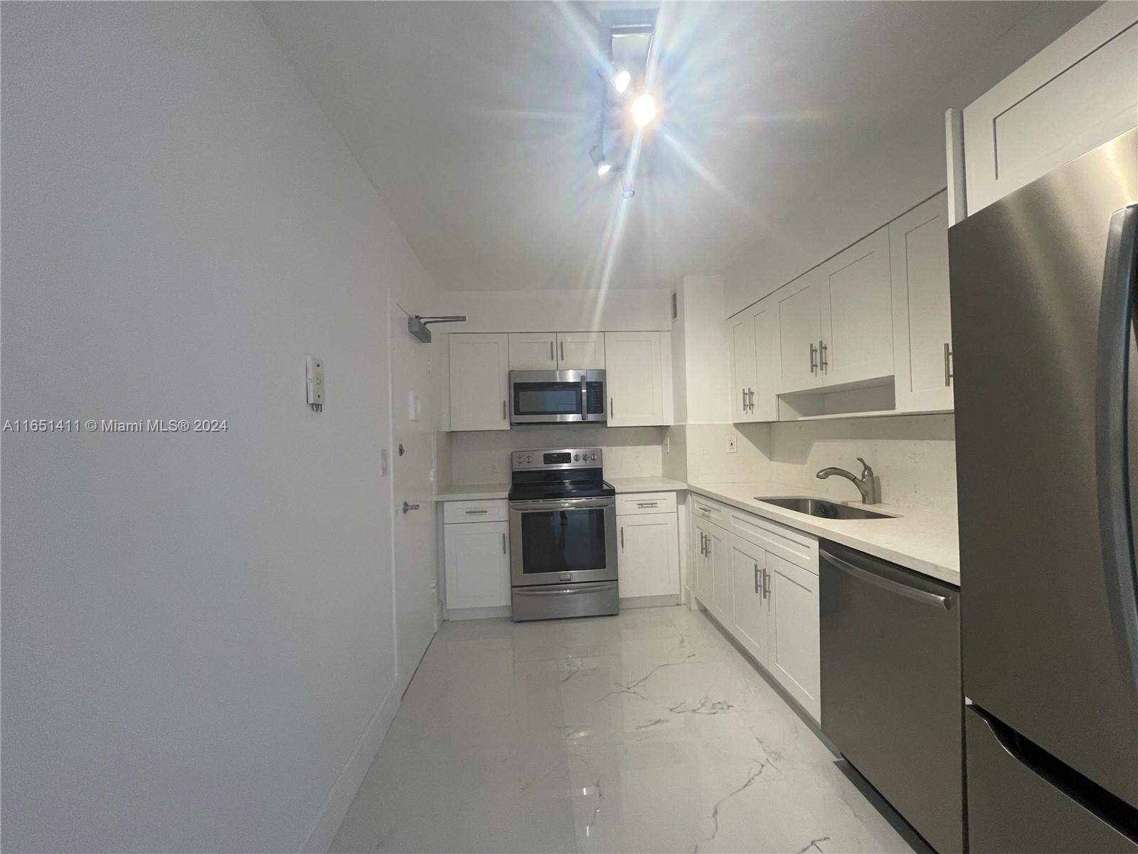 CARLISLE ON THE OCEAN CON - Residential Lease