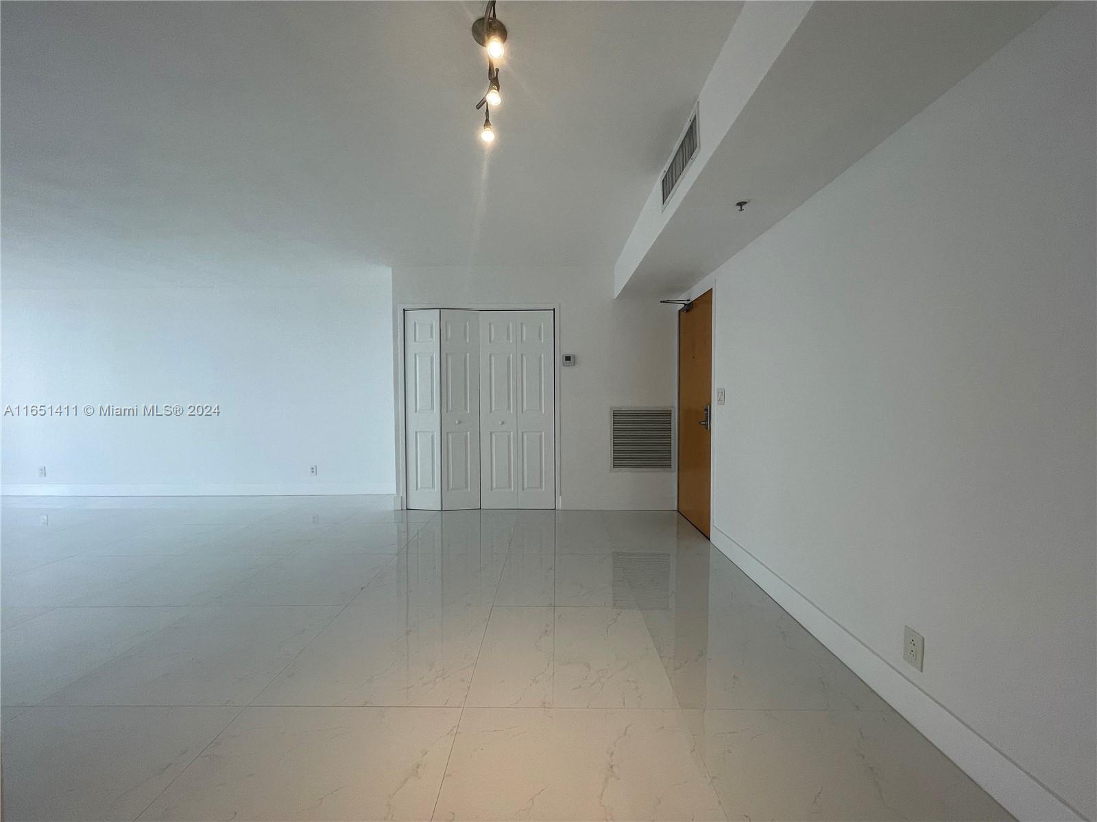 CARLISLE ON THE OCEAN CON - Residential Lease