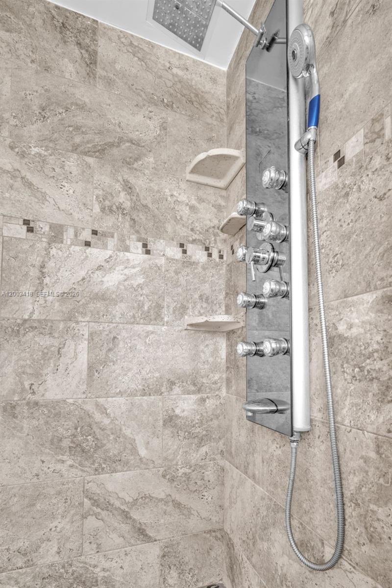 HOLLYWOOD HILLS AMEN PLAT - Residential