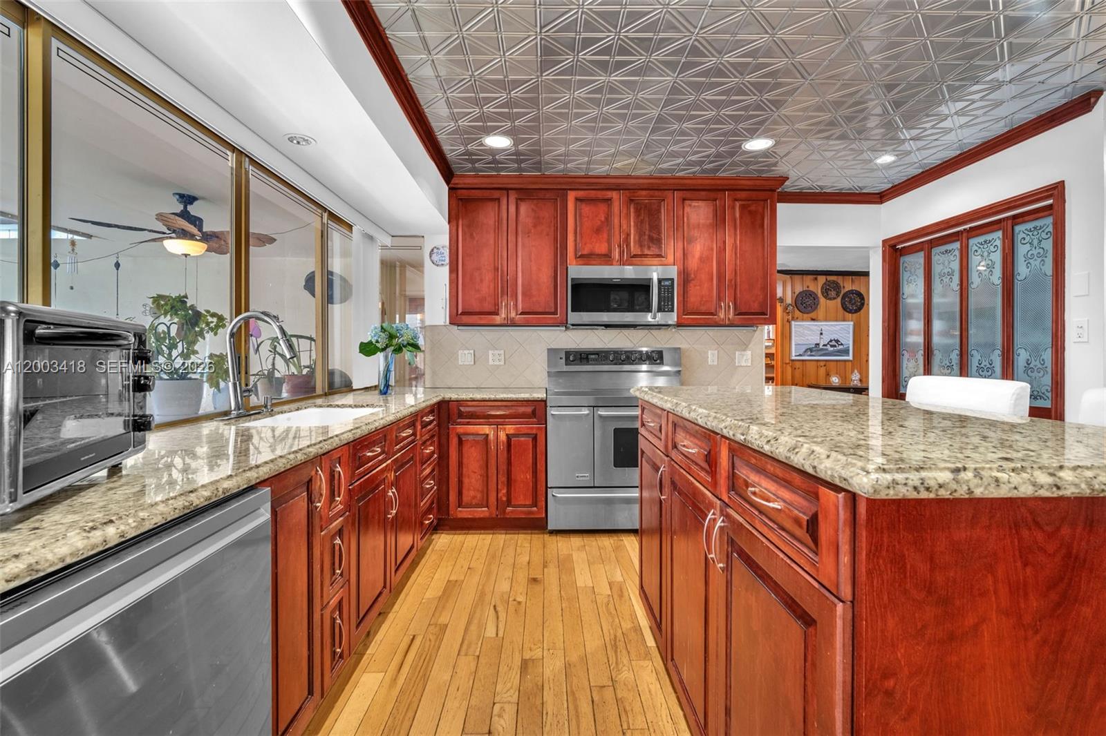 HOLLYWOOD HILLS AMEN PLAT - Residential