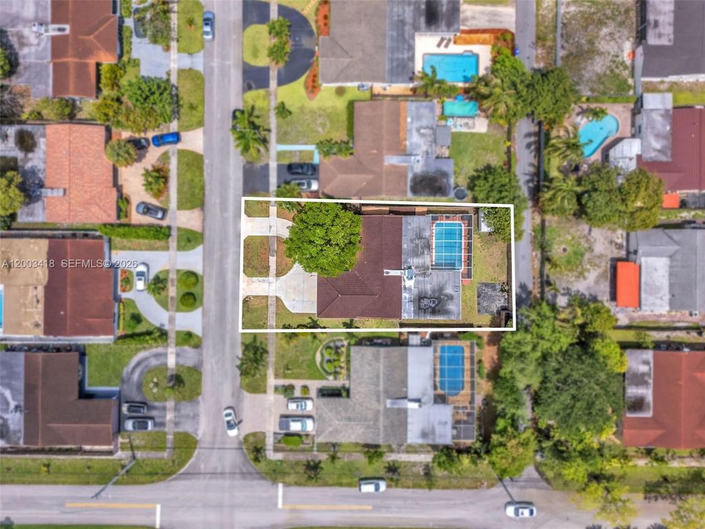 Photo of 1911 N 53rd Ave, Hollywood, FL 33021 (MLS # A12003418)