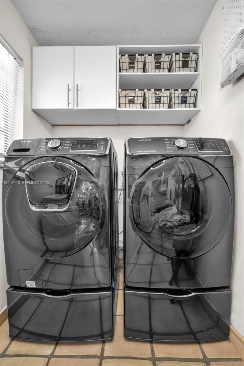 HOLLYWOOD HILLS AMEN PLAT - Residential