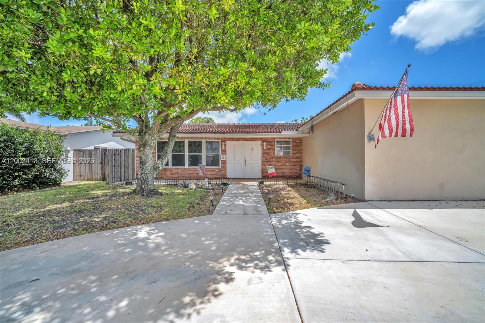 HOLLYWOOD HILLS AMEN PLAT - Residential