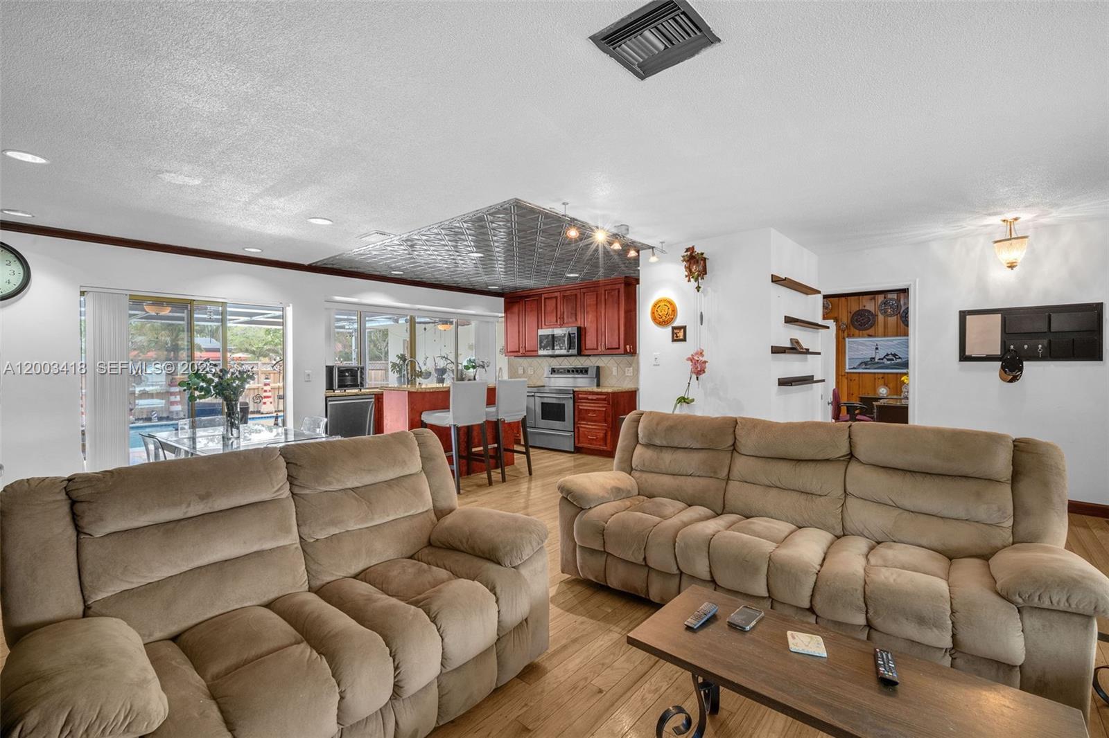 HOLLYWOOD HILLS AMEN PLAT - Residential