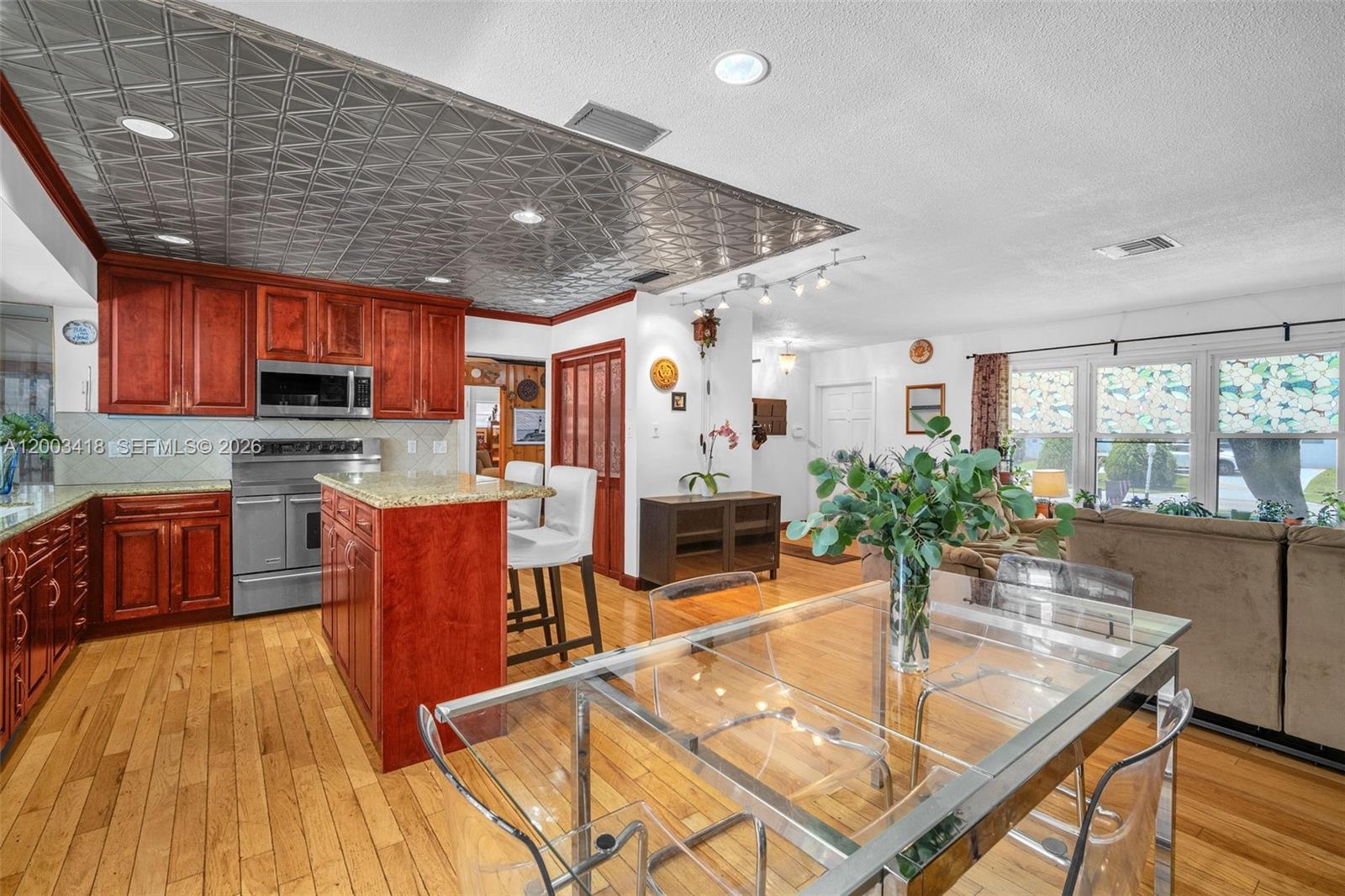 HOLLYWOOD HILLS AMEN PLAT - Residential