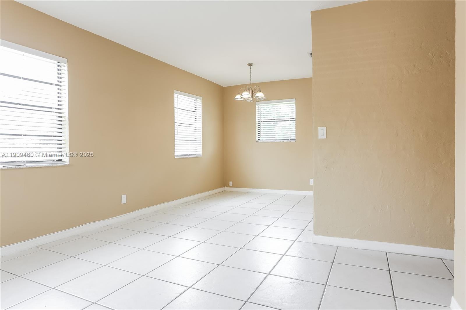 LAUDERDALE MANORS AMD PLA - Residential Lease