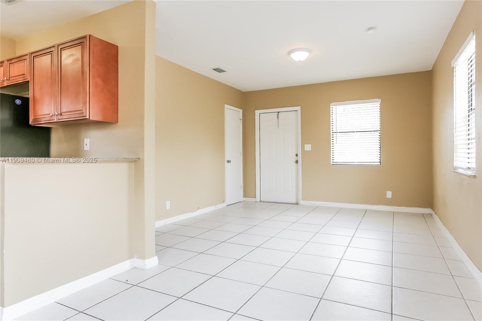 LAUDERDALE MANORS AMD PLA - Residential Lease