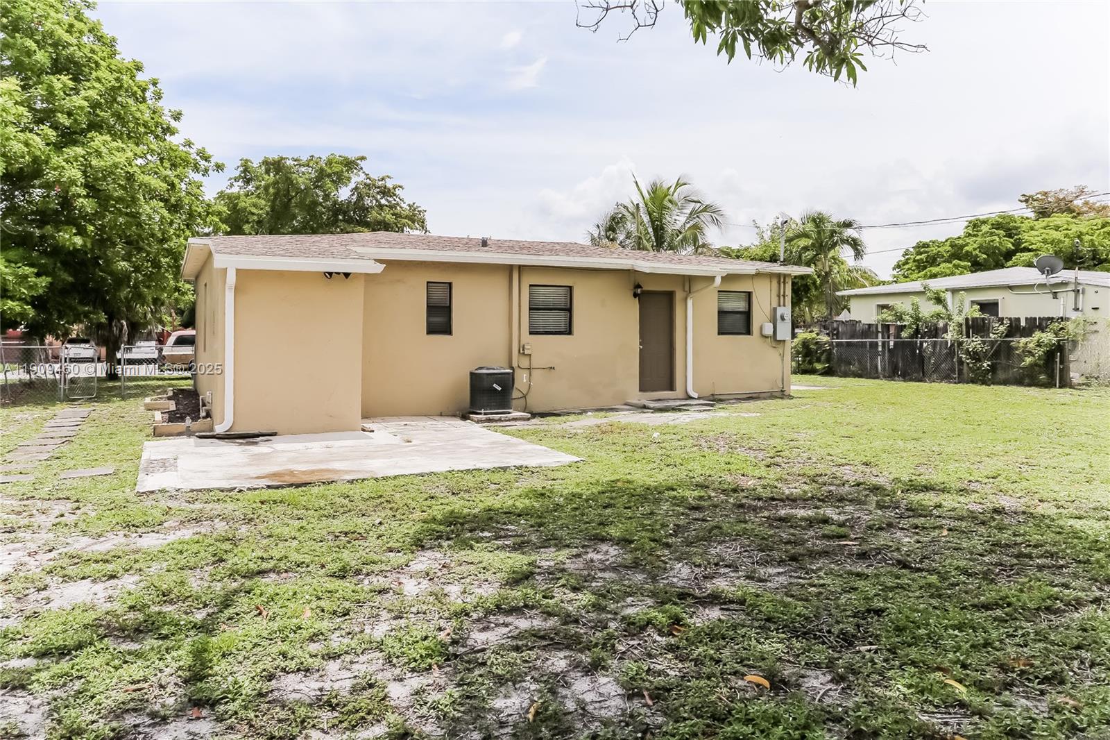 LAUDERDALE MANORS AMD PLA - Residential Lease