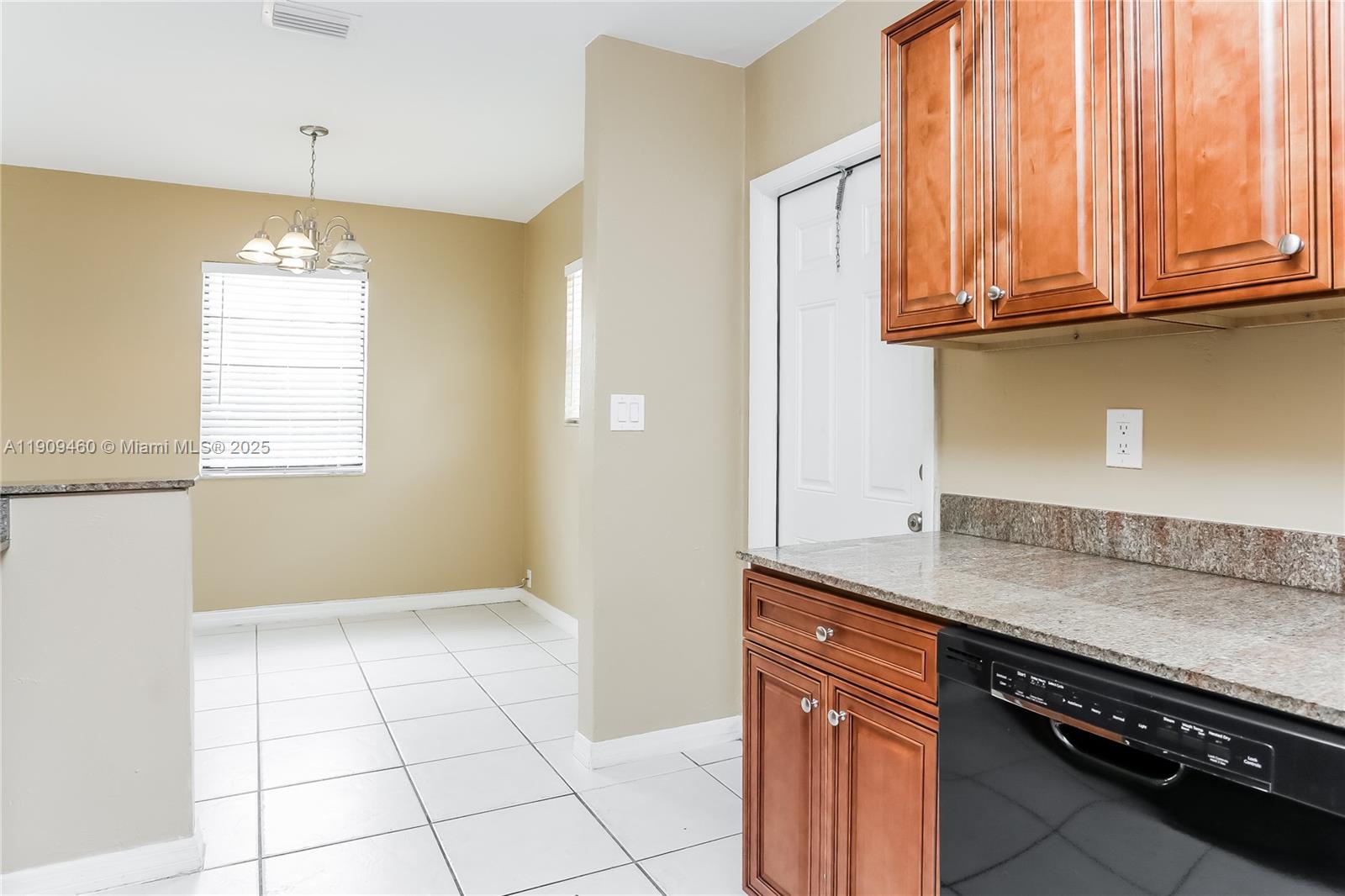 LAUDERDALE MANORS AMD PLA - Residential Lease