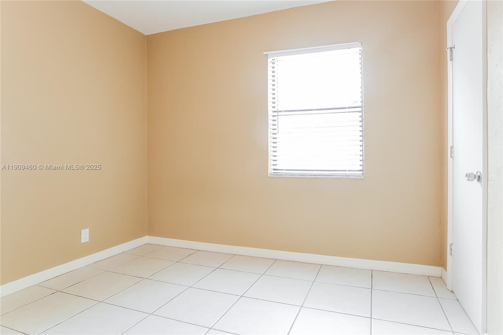 LAUDERDALE MANORS AMD PLA - Residential Lease