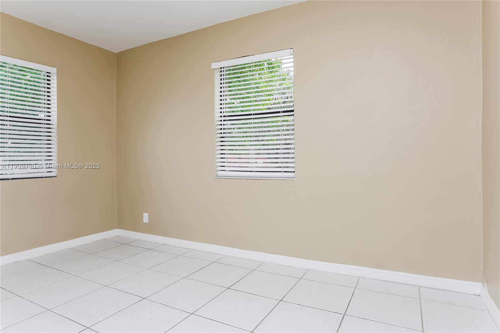 LAUDERDALE MANORS AMD PLA - Residential Lease