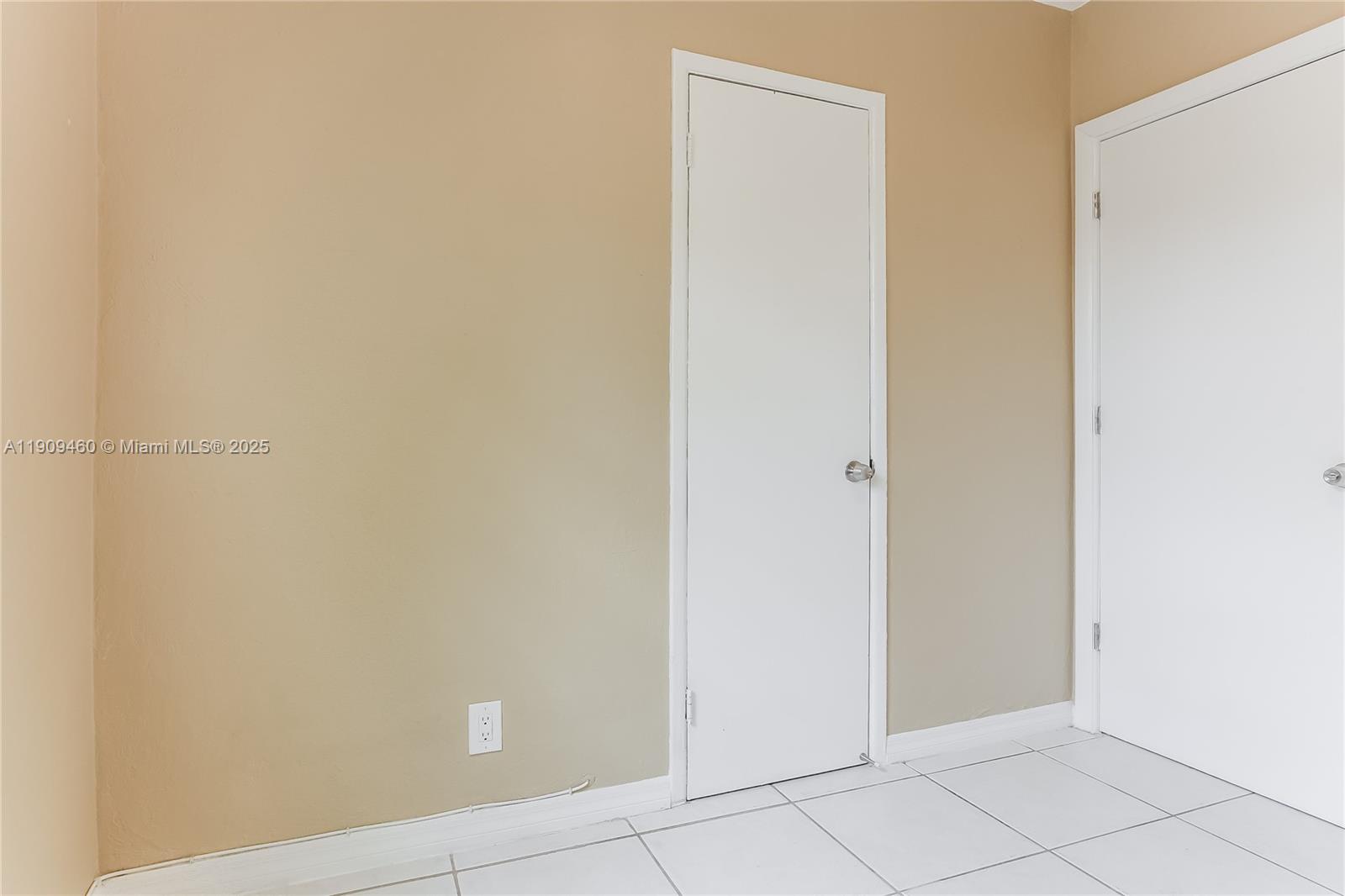 LAUDERDALE MANORS AMD PLA - Residential Lease